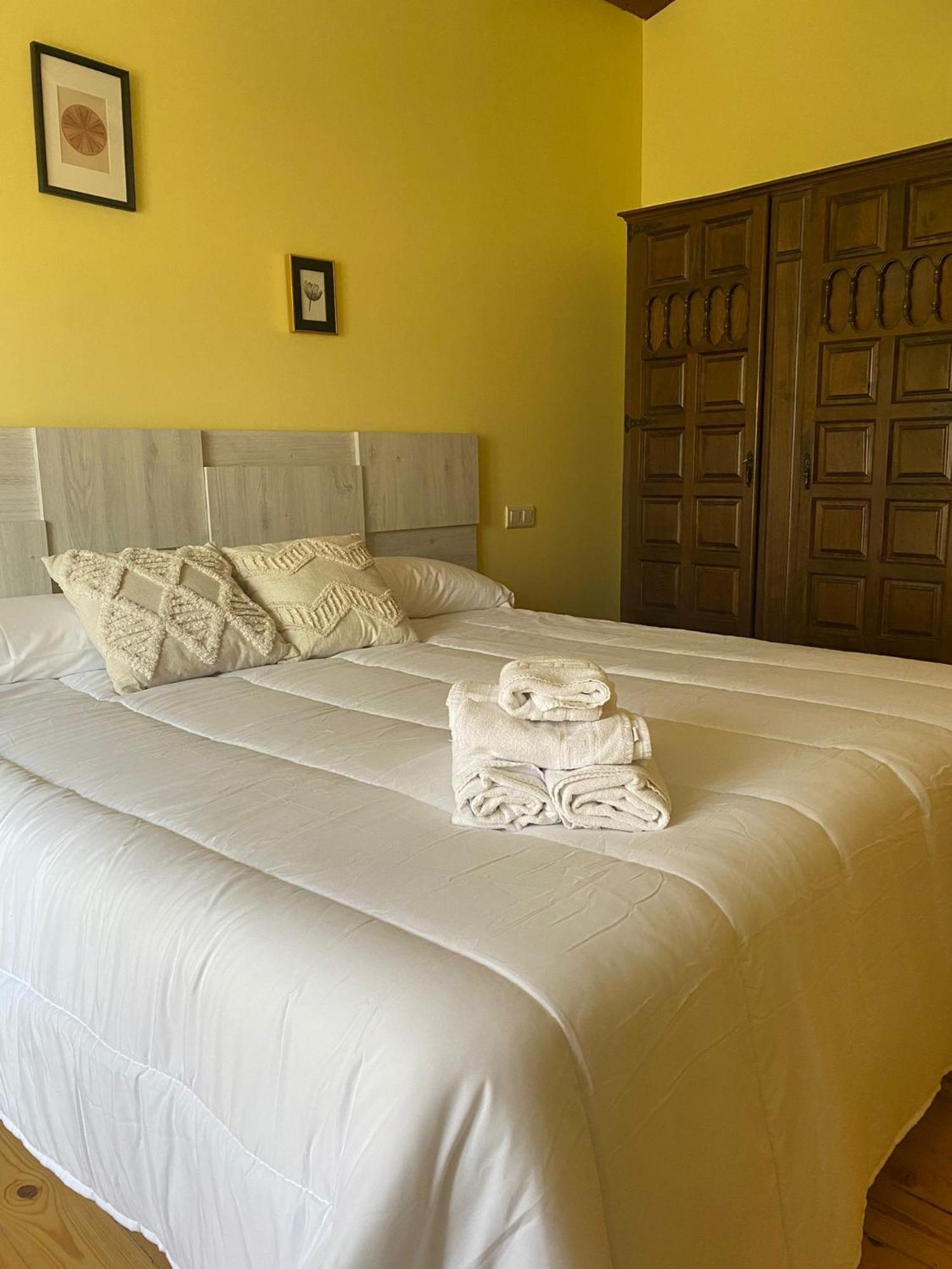 Hotel Restaurante Agapio De Tresnino Quintanilla de Onésimo Esterno foto