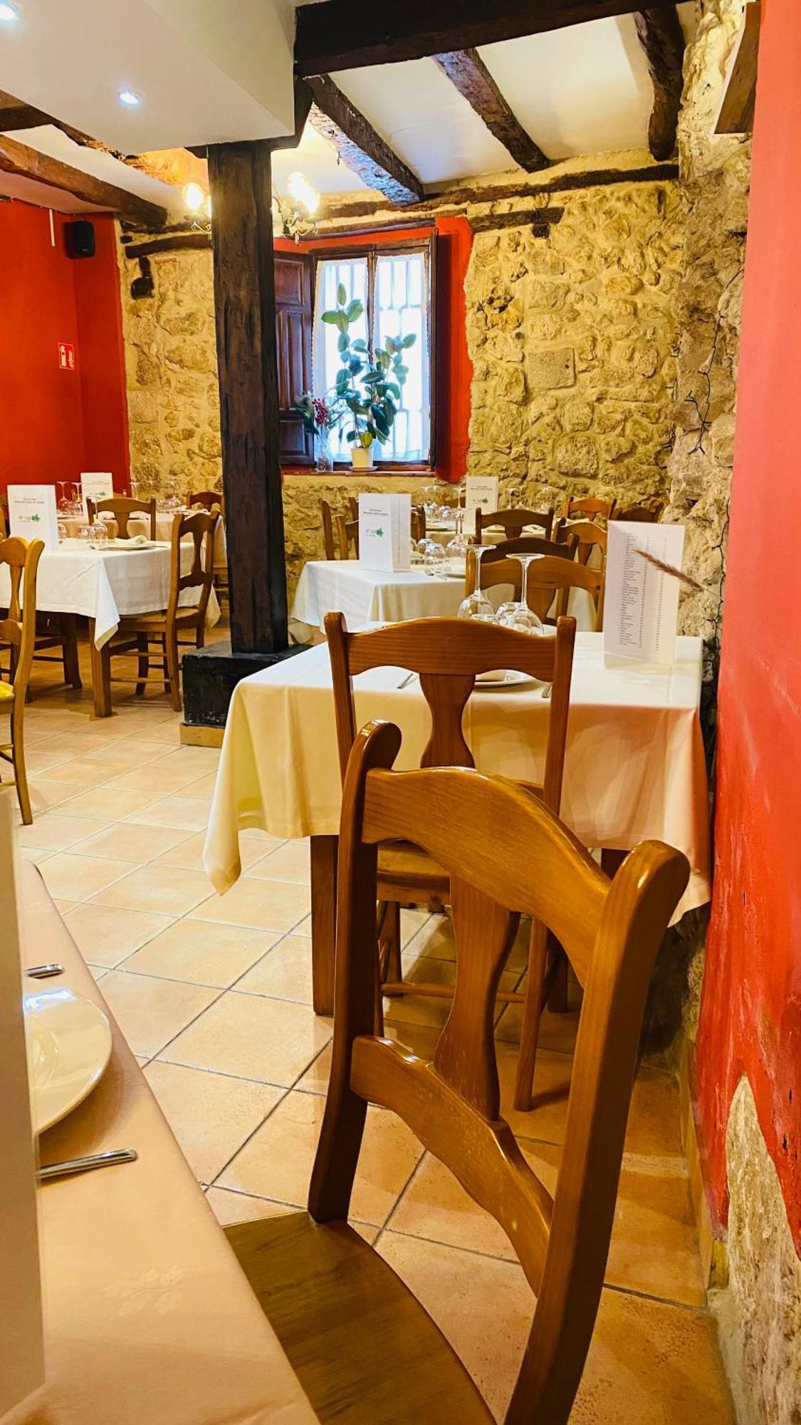 Hotel Restaurante Agapio De Tresnino Quintanilla de Onésimo Esterno foto