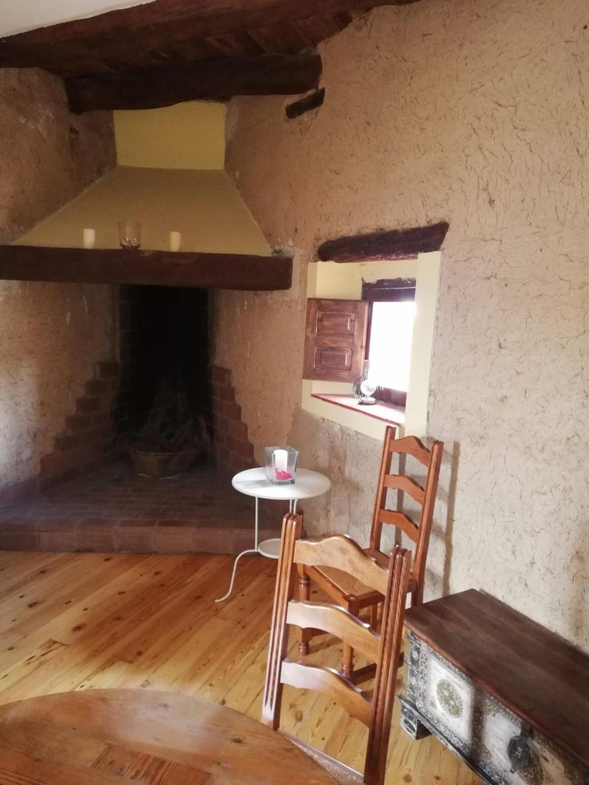 Hotel Restaurante Agapio De Tresnino Quintanilla de Onésimo Esterno foto