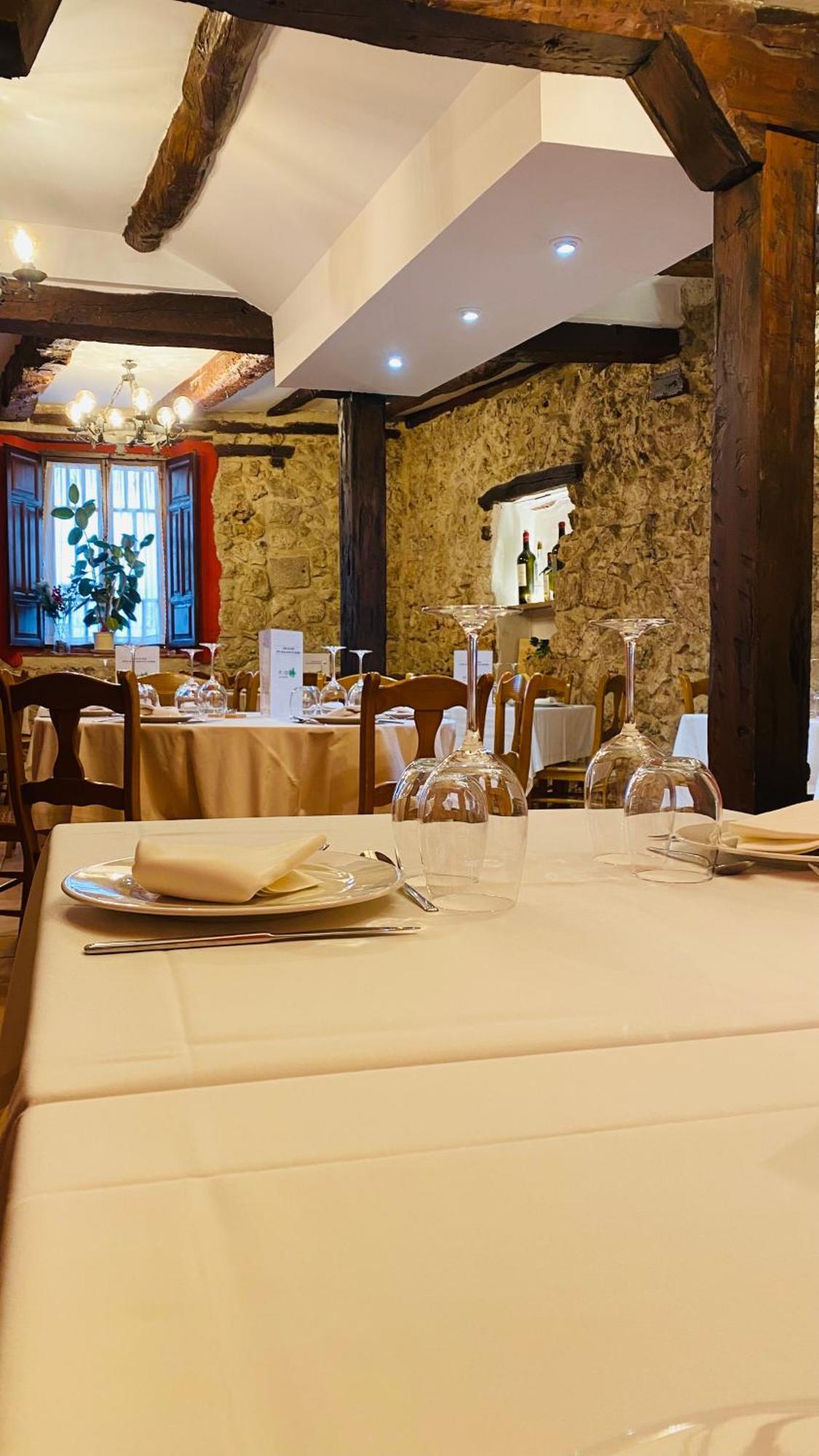 Hotel Restaurante Agapio De Tresnino Quintanilla de Onésimo Esterno foto