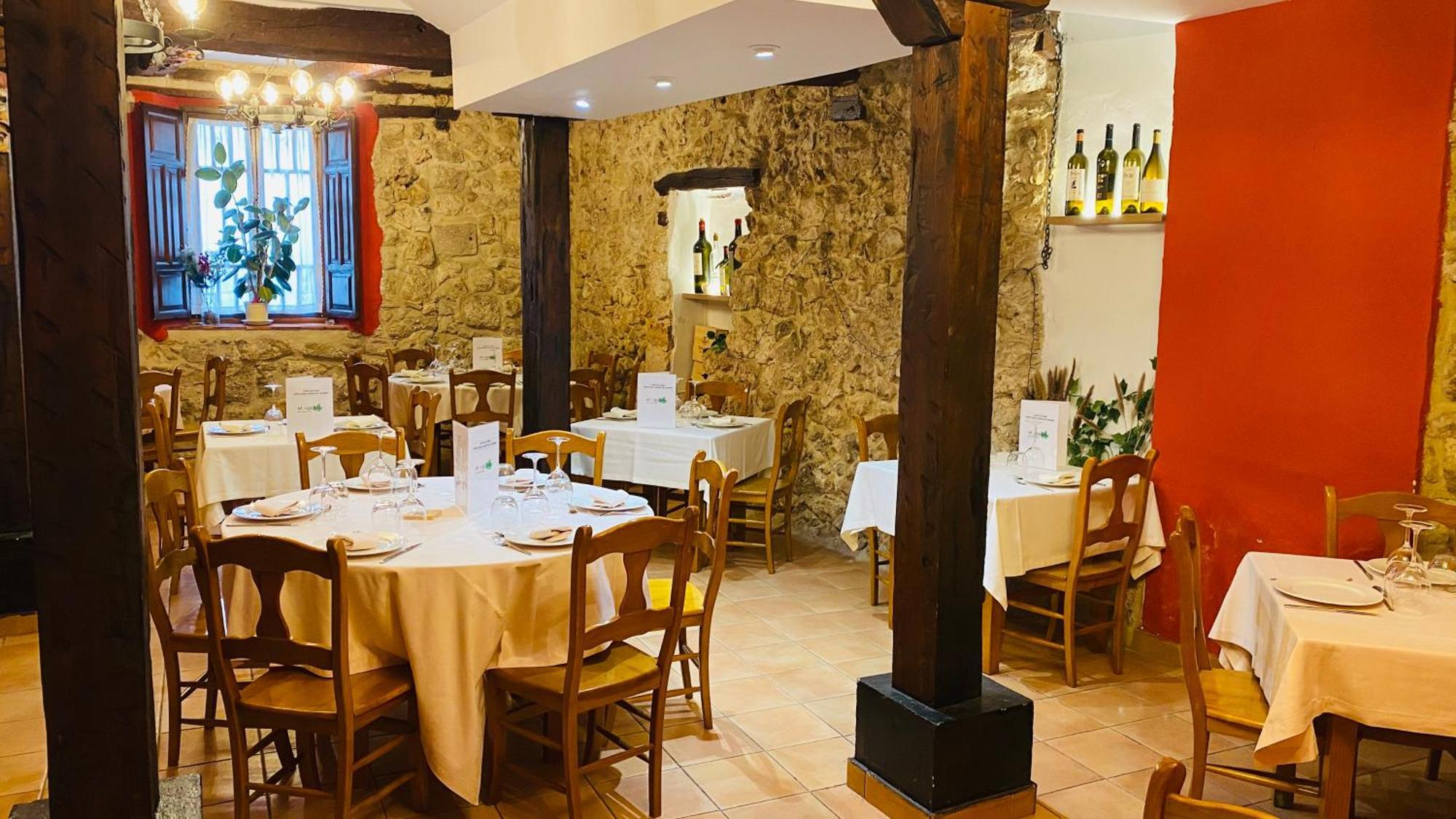 Hotel Restaurante Agapio De Tresnino Quintanilla de Onésimo Esterno foto